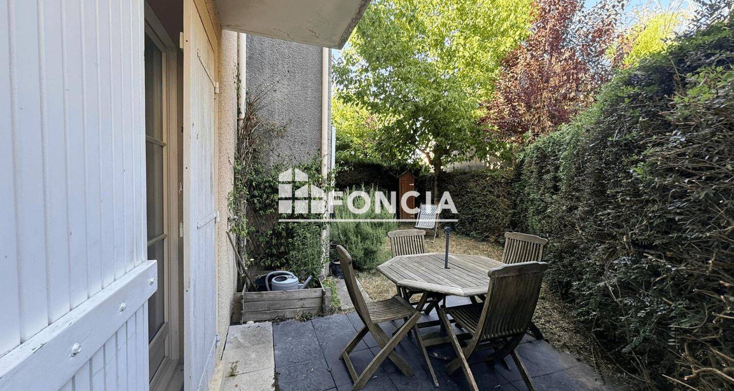 Appartement 2 pièces 43 m² · à Les Essarts-le-Roi · 43 m² · 165 000 €
