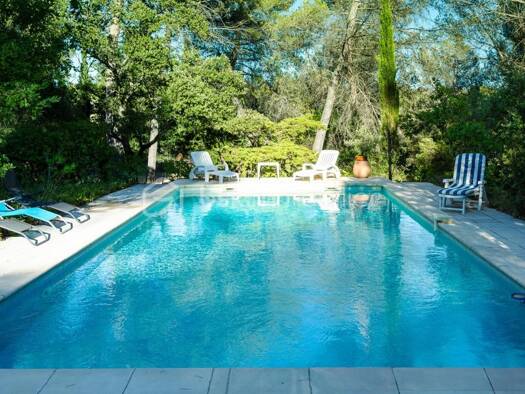 Maison à vendre 830 000 € 8 pièces 6 chambres 220 m² 11 375 m² de terrain Lauris 84360