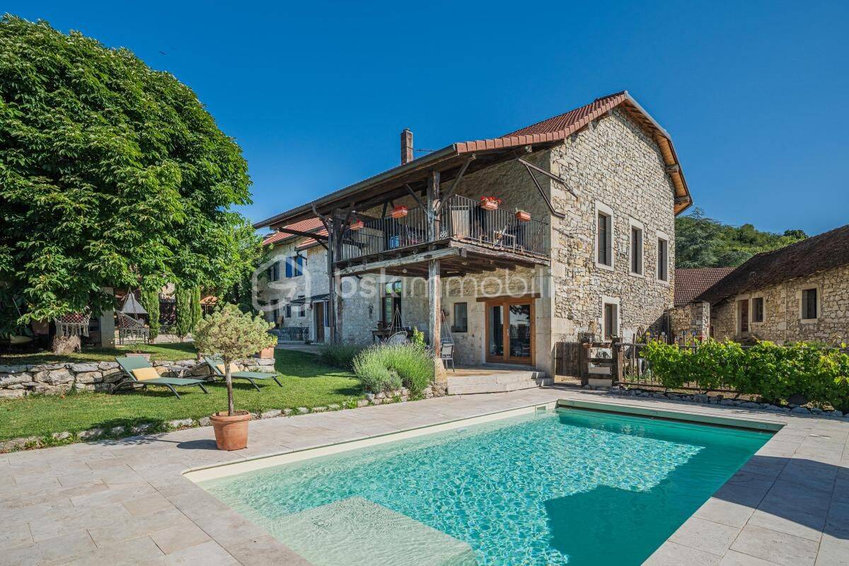 Maison 9 pièces 362 m² · à Marignieu · 362 m² · 750 000 €