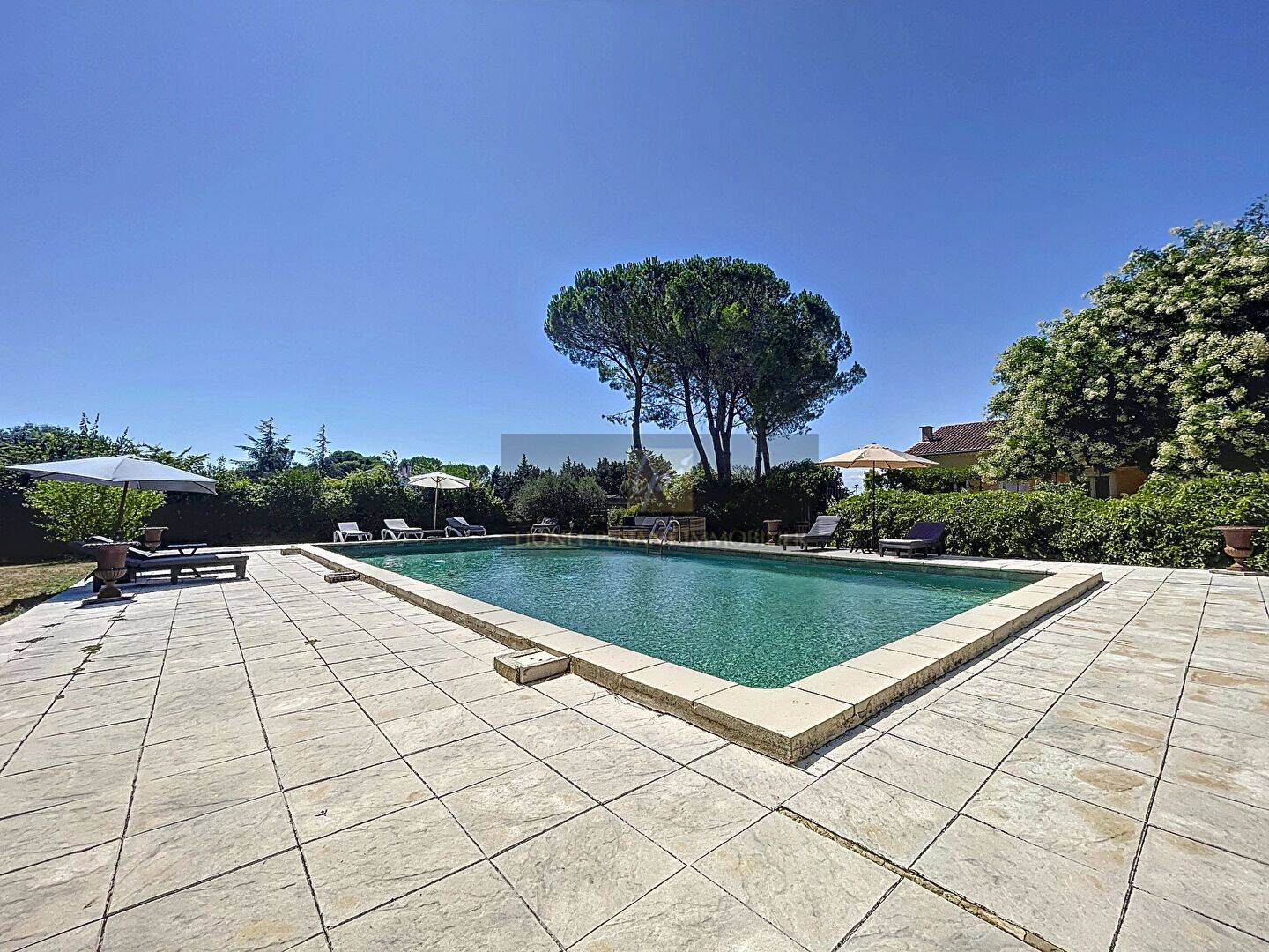 Maison 7 pièces 162 m² · à Carpentras · 162 m² · 545 000 €