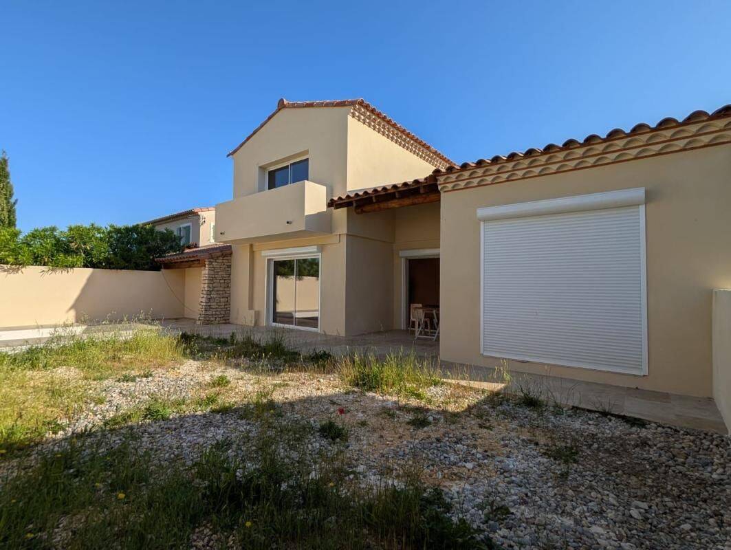 Maison 4 pièces 111 m² · à Saint-Hilaire-d'Ozilhan · 111 m² · 310 000 €