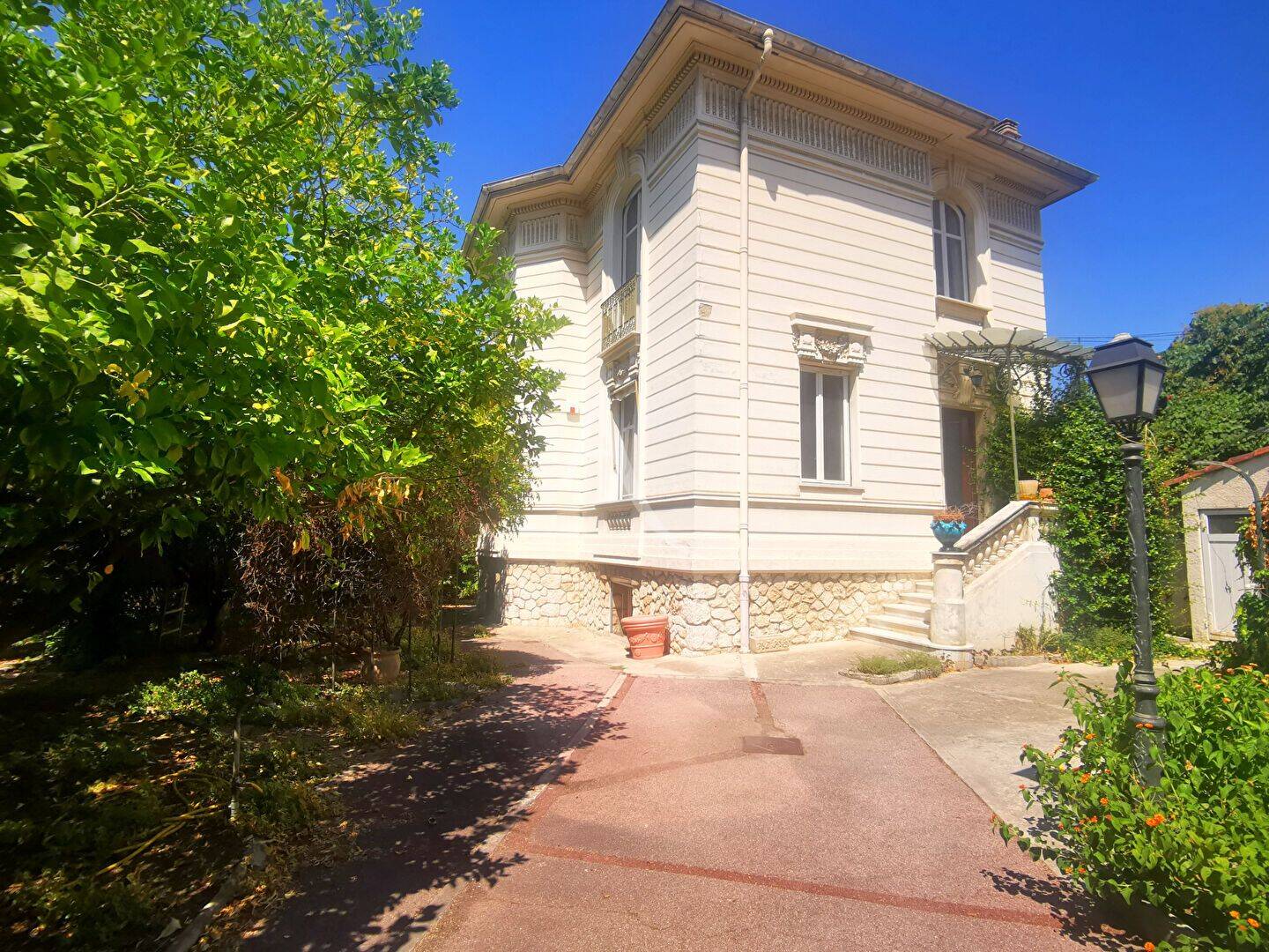 Maison 6 pièces 169 m² · à Nice · 169,3 m² · 1 090 000 €