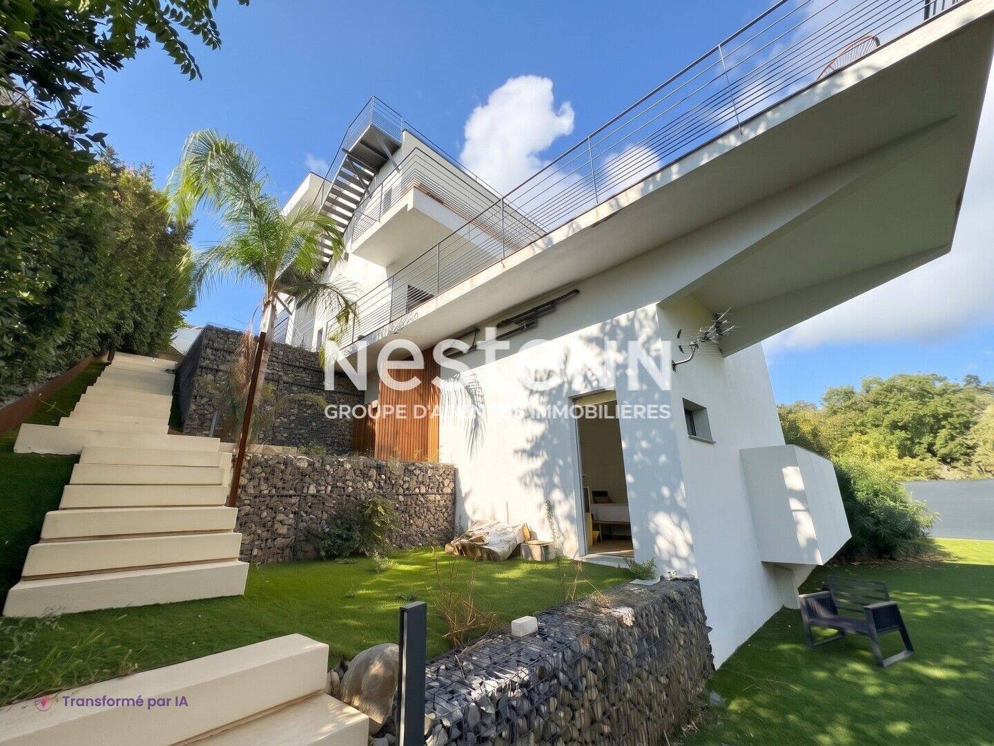 Maison 6 pièces · à Nice · 9 000 €/mois