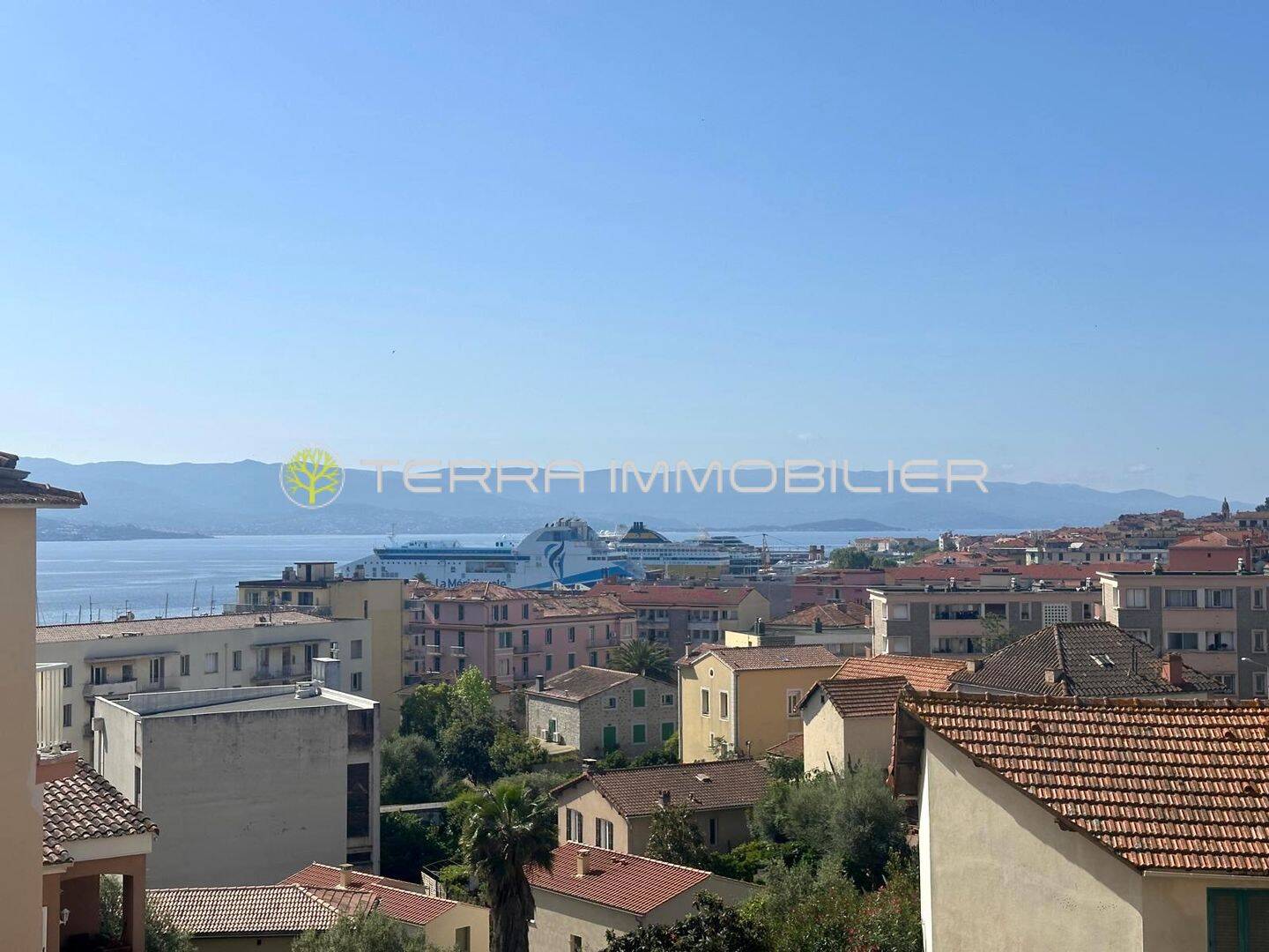 Appartement 3 pièces 73 m² · à Ajaccio · 72,6 m² · 242 000 €