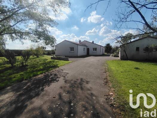 Maison à vendre 230 000 € 5 pièces 3 chambres 125 m² 2 460 m² de terrain Vieillevigne 44116