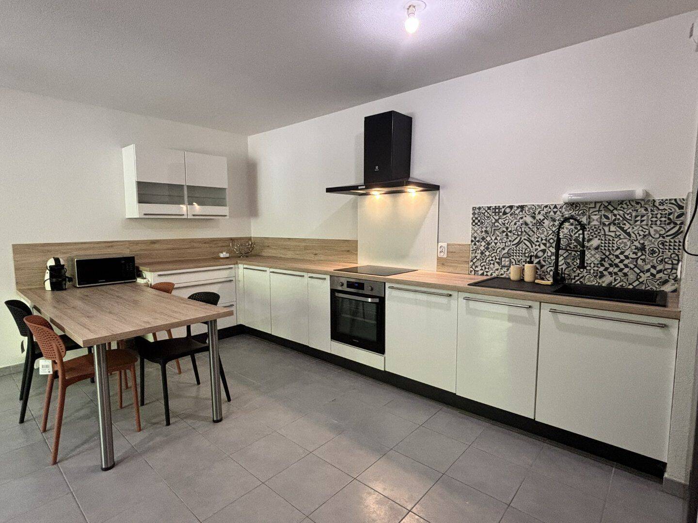 Appartement 3 pièces 64 m² · à Juvignac · 64 m² · 999 €