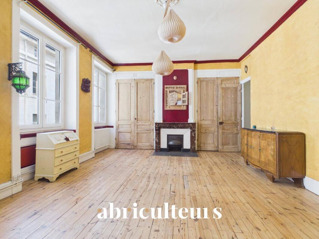 Appartement 5 pièces 176 m² · à Saint-Étienne · 176 m² · 245 000 €