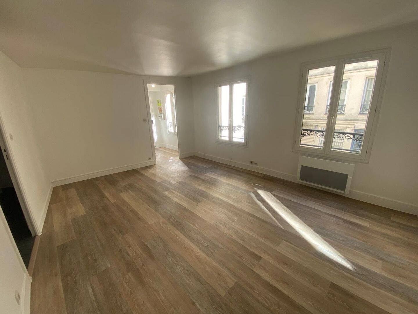 Appartement 1 pièce 27 m² · à Paris 10ème Arrondissement · 27 m² · 955 €/mois