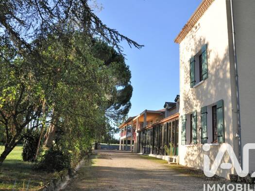 Demeure à vendre 1 122 700 € 16 pièces 7 chambres 499 m² 73 302 m² de terrain Margueron 33220