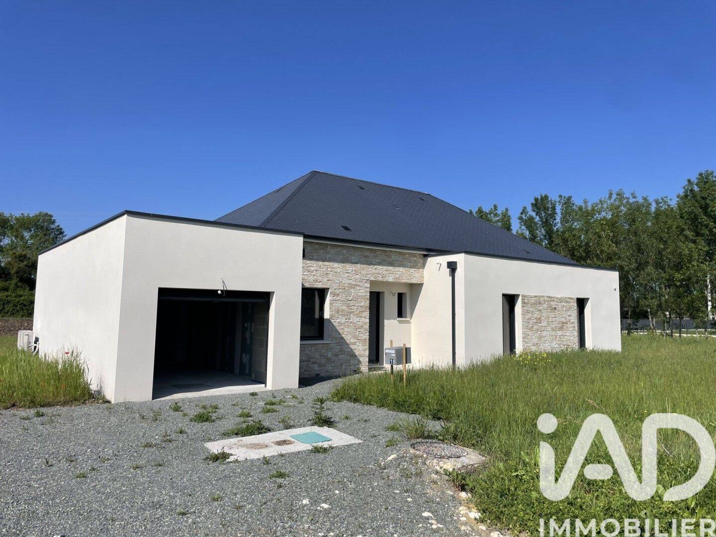 Maison 7 pièces 136 m² · à Neuillé-Pont-Pierre · 136 m² · 370 000 €