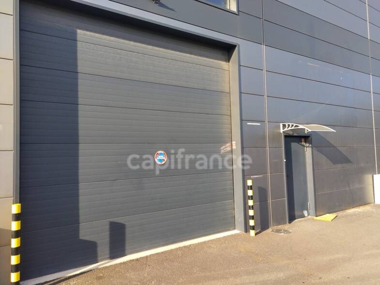 Local commercial à louer 1 500 € 138 m² de surface de vente Peripherie Aigues-Mortes 30220