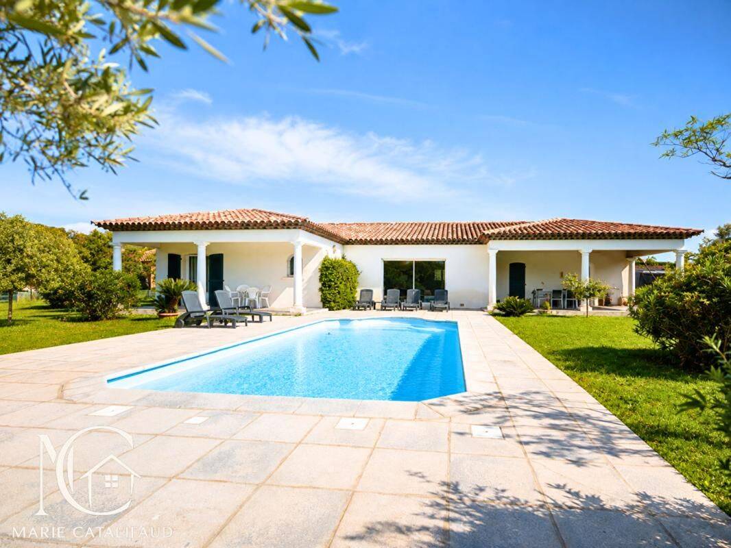 Maison 5 pièces 135 m² · à Le Muy · 135 m² · 585 000 €