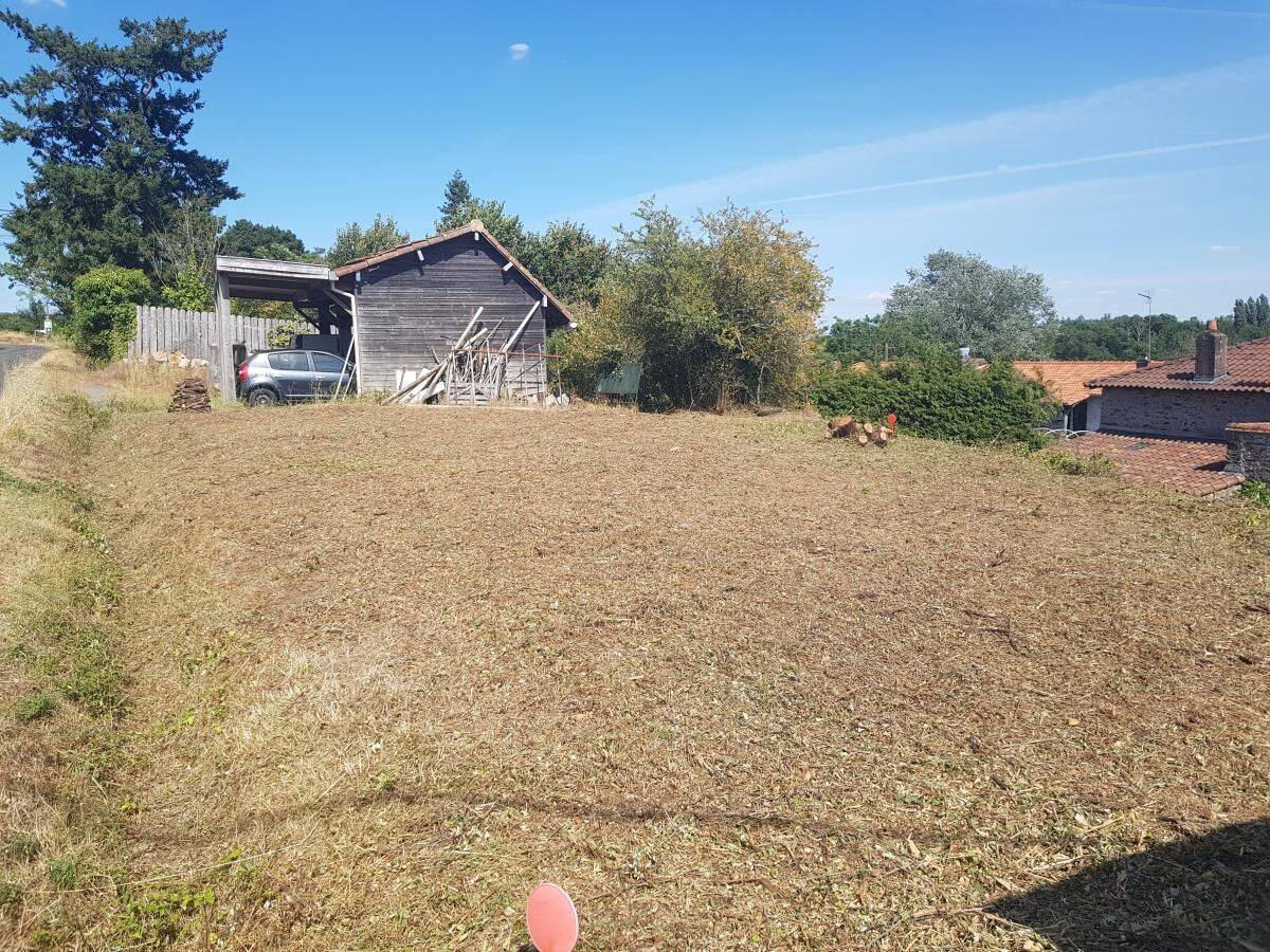 Terrain de 225 m² à Le Pallet - photo 2