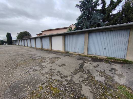 Parking à louer 90 € 8 m² Centre-Bourg Saint-Genis-Laval 69230