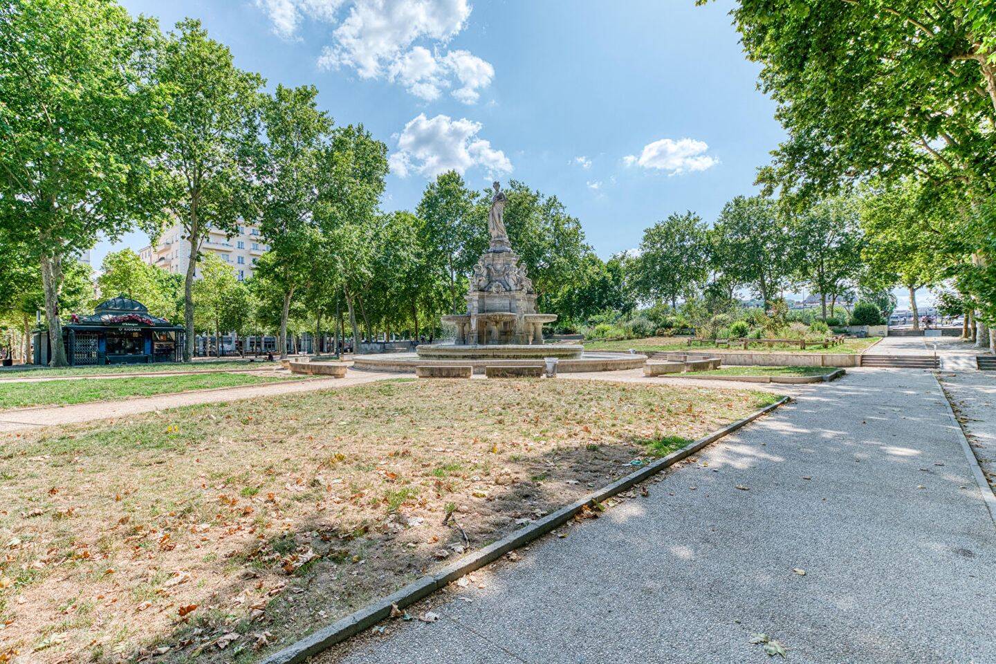 Appartement 2 pièces 72 m² · à Lyon 6ème Arrondissement · 72 m² · 350 000 €