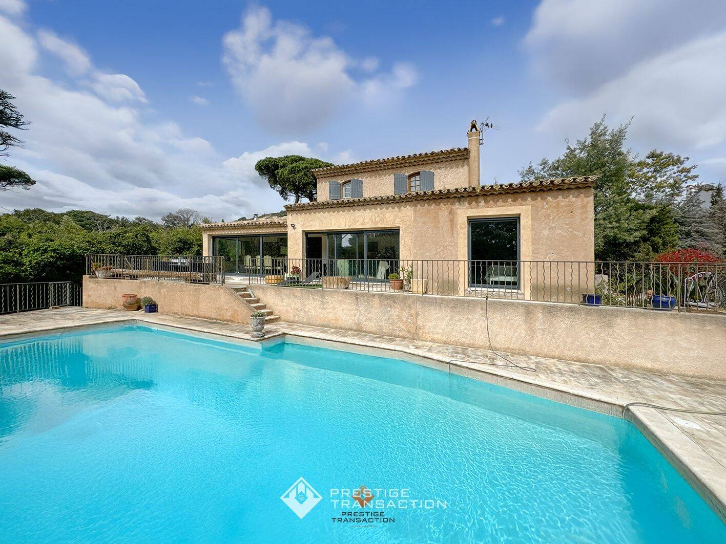 Maison 10 pièces 270 m² · à Grimaud · 270 m² · 1 450 000 €