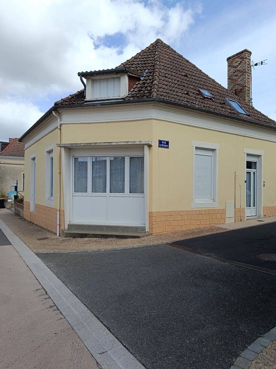 Maison 2 pièces 140 m² · à Brette-les-Pins · 140 m² · 177 500 €
