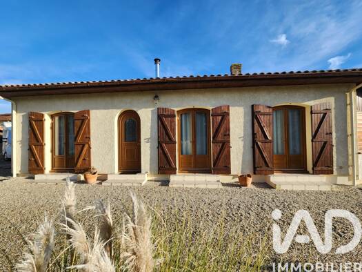 Maison de plain-pied à vendre 230 000 € 5 pièces 3 chambres 106 m² 1 139 m² de terrain Queyrac 33340