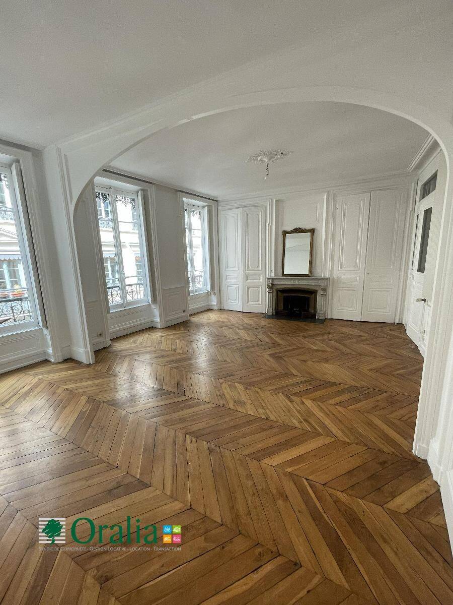 Appartement 3 pièces 112 m² · à Lyon 1er Arrondissement · 112,3 m² · 1 490 €