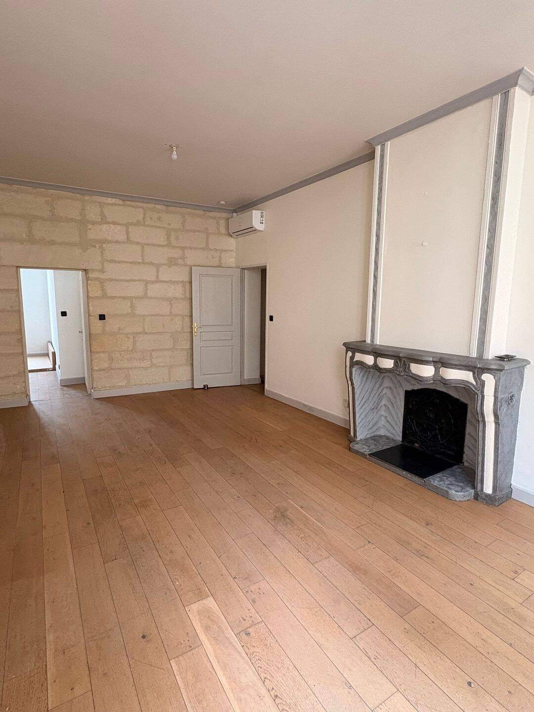 Appartement 4 pièces 100 m² · à Beaucaire · 100 m² · 900 €/mois