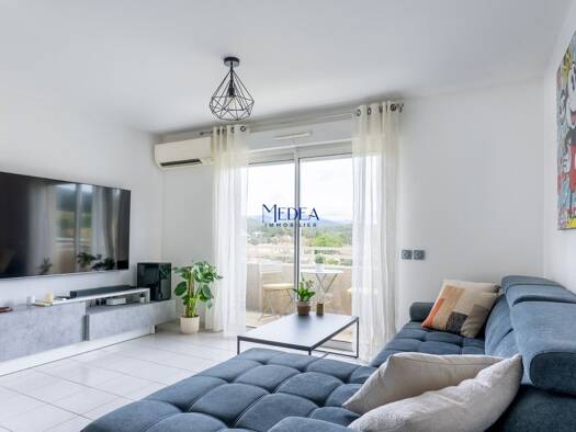 Appartement à vendre 239 000 € 2 pièces 1 chambre 43 m² Étage 2/2 Roquefort-la-Bédoule 13830