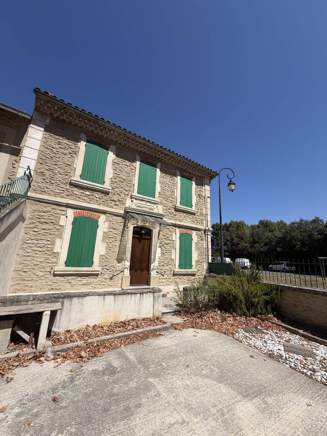 Maison 4 pièces 121 m² · à Courthézon · 121 m² · 980 €/mois