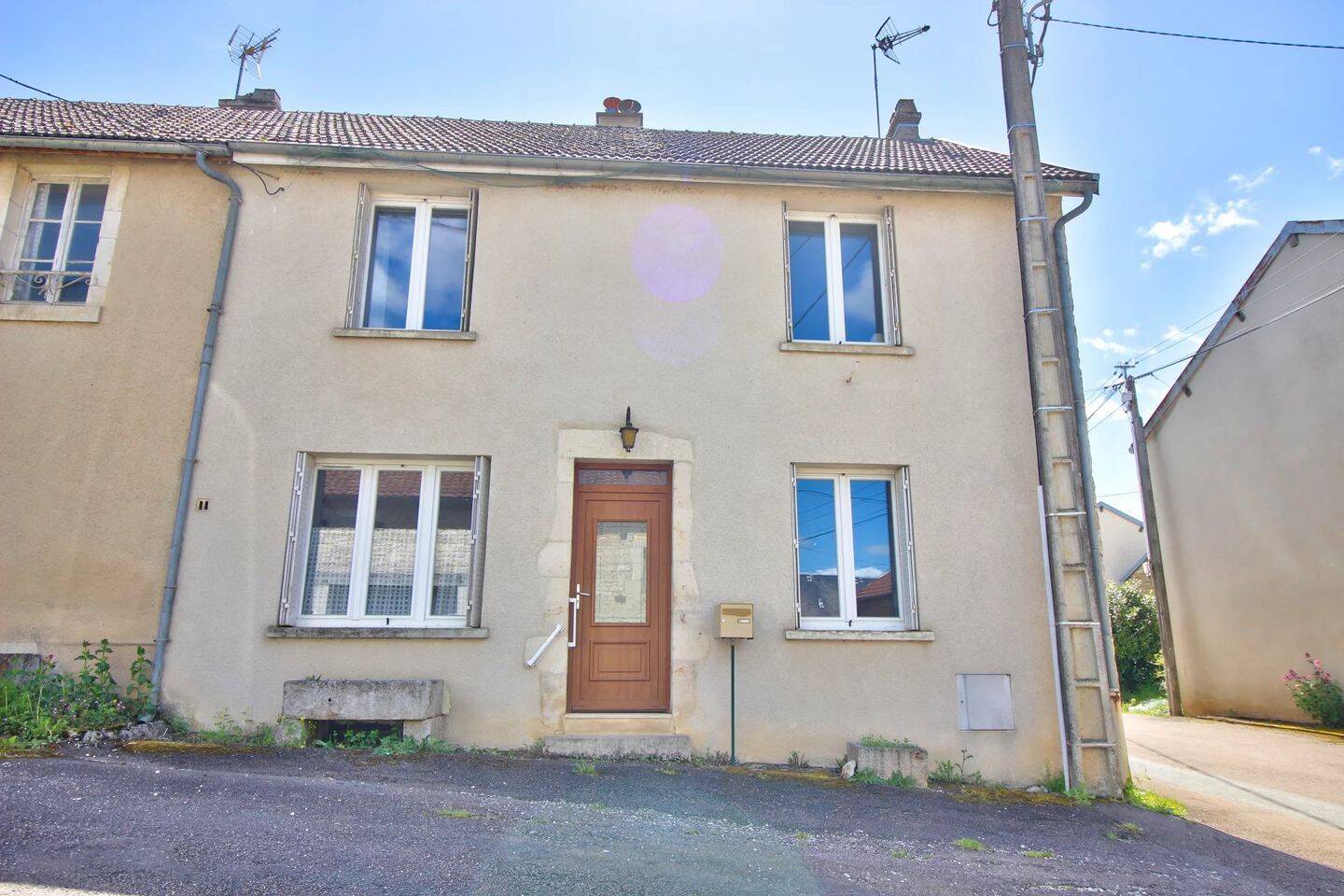 Maison 3 pièces 93 m² · à Bligny-le-Sec · 92,5 m² · 78 000 €