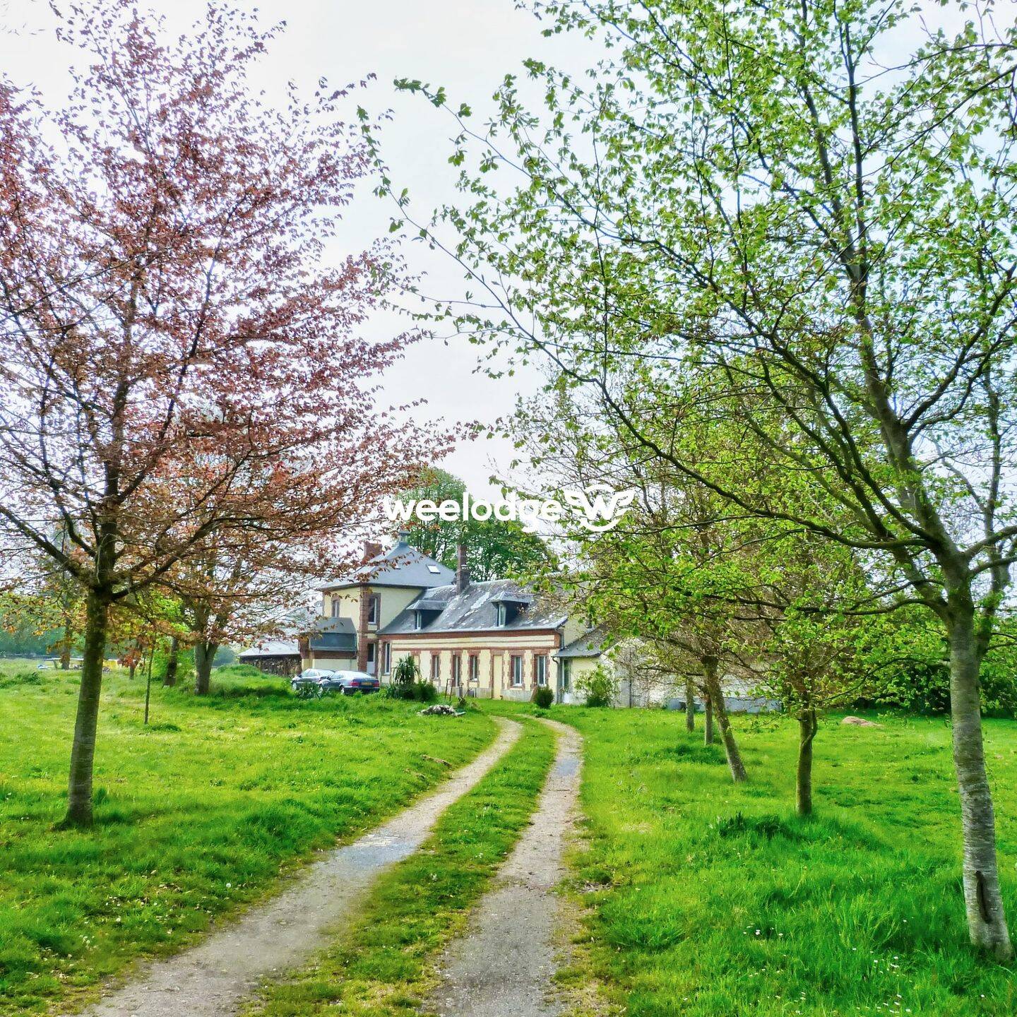 Maison 14 pièces 400 m² · à Lisieux · 400 m² · 884 000 €