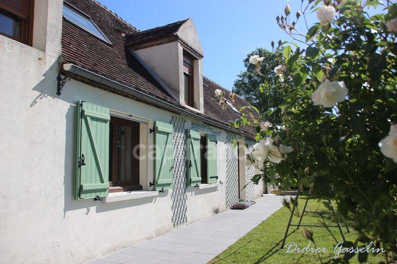 Maison 6 pièces 137 m² · à Saintigny · 137 m² · 235 000 €