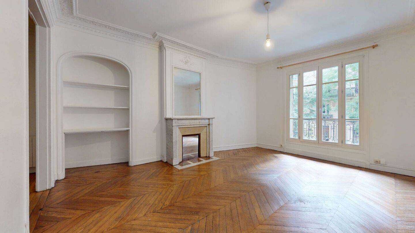 Appartement 4 pièces 101 m² · à Paris 18ème Arrondissement · 100,5 m² · 3 100 €