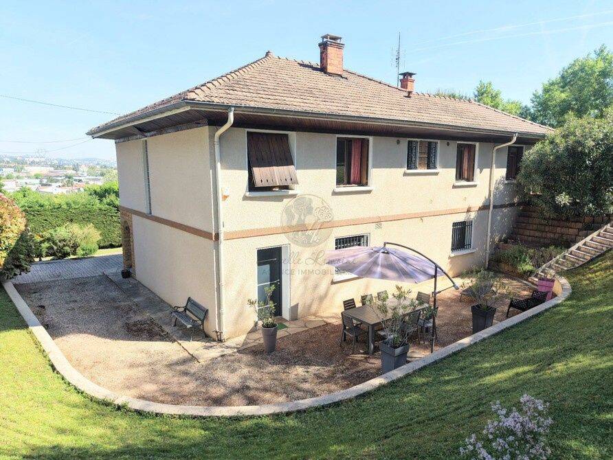 Maison 5 pièces 143 m² · à Saint-Genis-Laval · 143 m² · 490 000 €