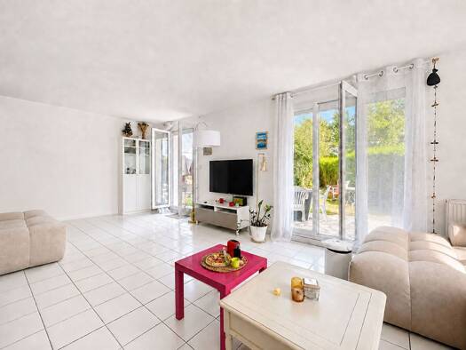 Maison à vendre 588 000 € 5 pièces 4 chambres 131 m² 338 m² de terrain Centre Ville-Bouviers Guyancourt 78280