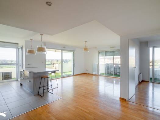 Appartement à vendre 490 000 € 4 pièces 3 chambres 86 m² Étage 4/5 Seilh 31840