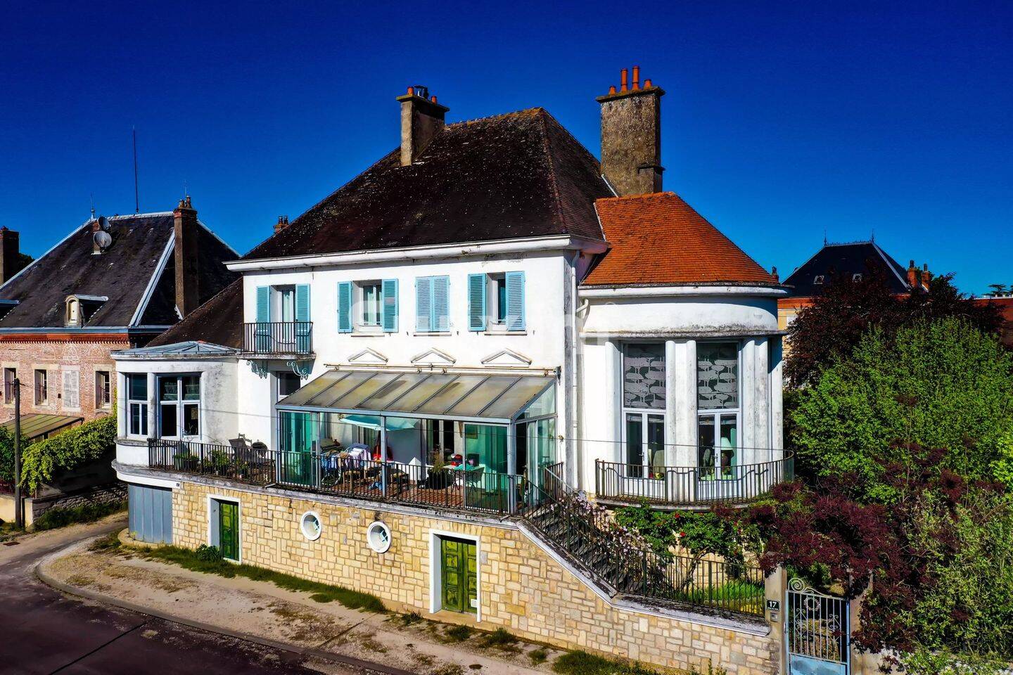 Maison 8 pièces 239 m² · à Seurre · 239 m² · 500 000 €