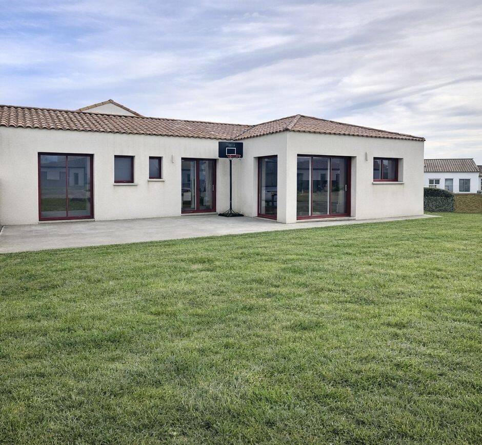 Maison 4 pièces 114 m² · à Les Achards · 114,3 m² · 303 050 €