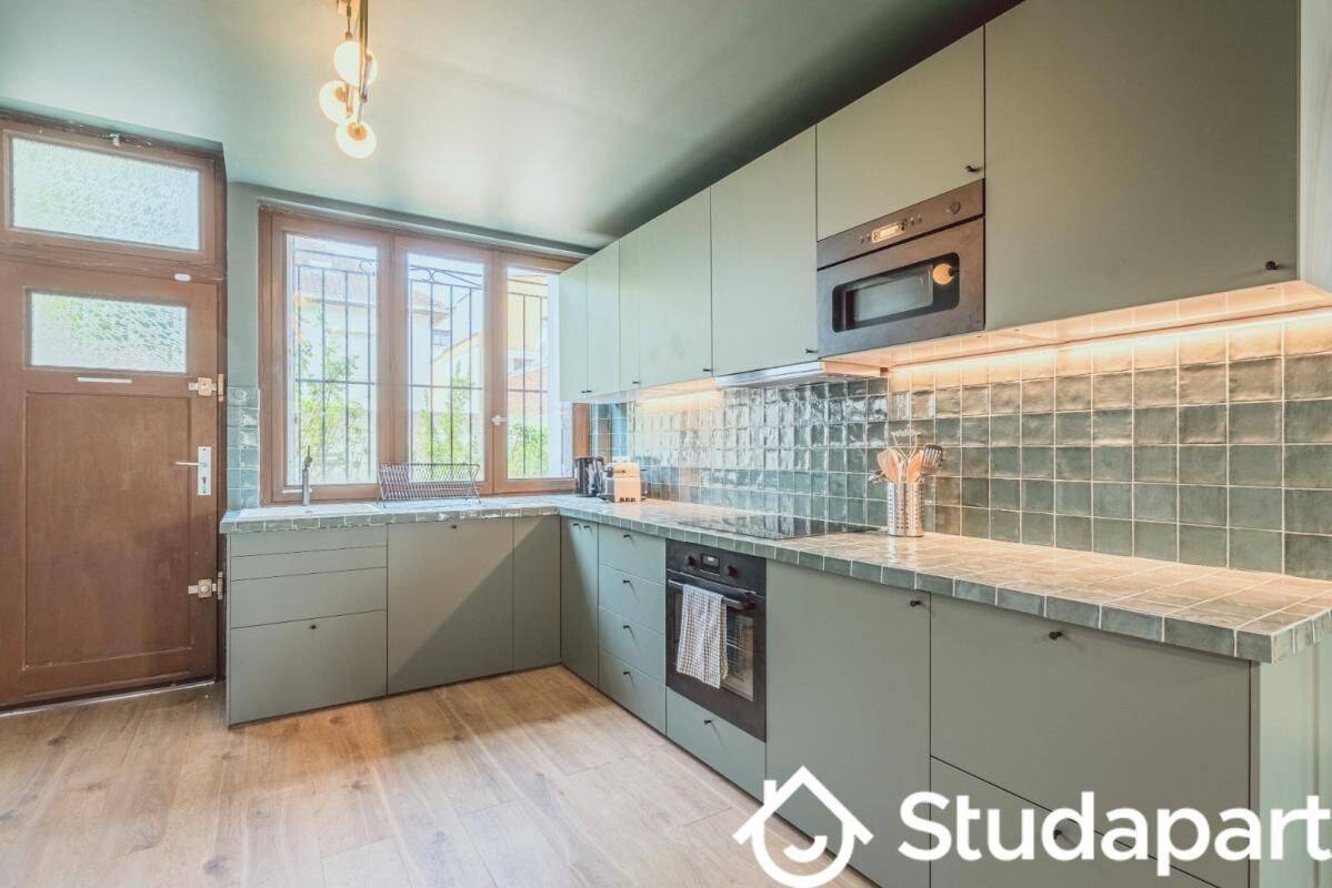 1 pièce 12 m² · à L'Haÿ-les-Roses · 12 m² · 820 €