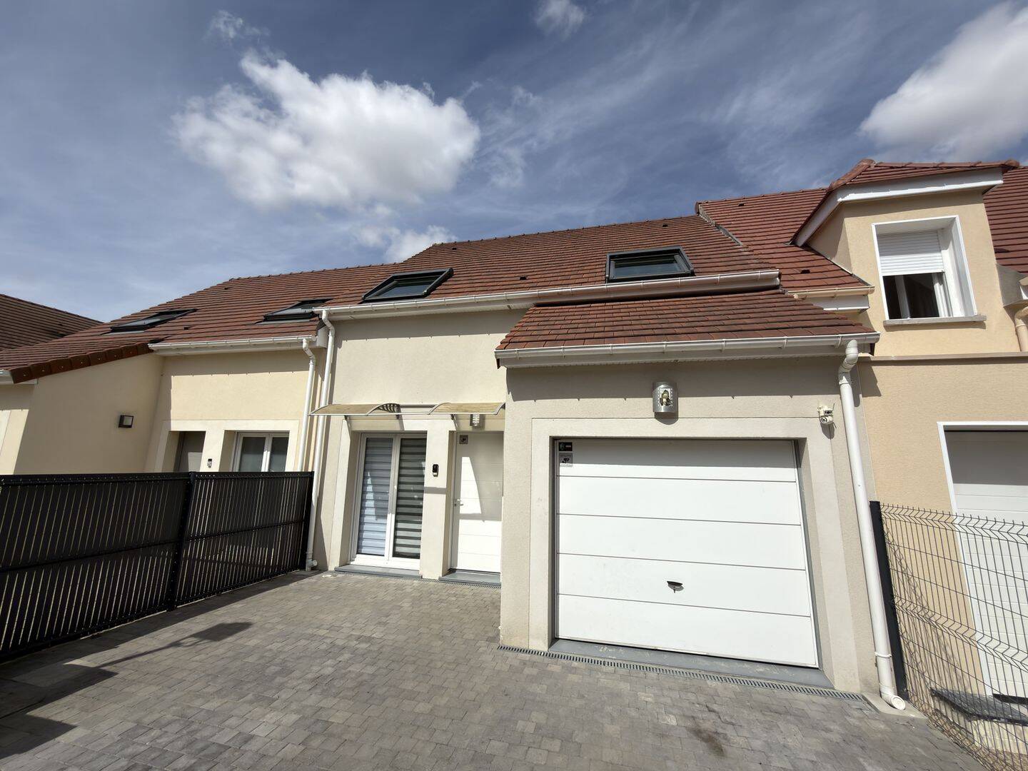 Maison 4 pièces 76 m² · à Auneau-Bleury-Saint-Symphorien · 76 m² · 240 000 €