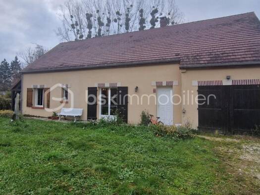 Maison à vendre 229 500 € 7 pièces 5 chambres 142 m² 1 361 m² de terrain Chevannes 45210