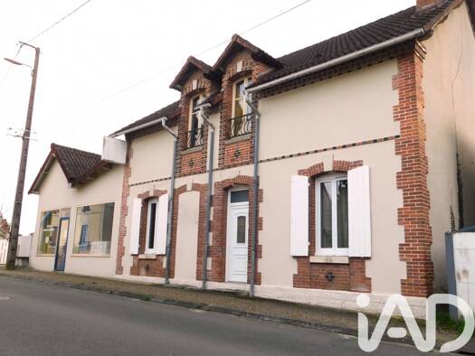 Maison à vendre 193 000 € 7 pièces 4 chambres 211 m² 615 m² de terrain Salbris 41300