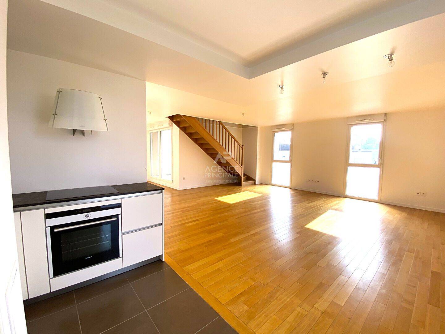 Appartement 4 pièces 104 m² · à Nanterre · 104 m² · 2 220 €/mois