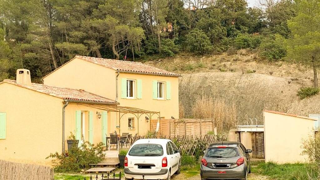 Maison à vendre 330 000 € 5 pièces 3 chambres 133 m² 1 800 m² de terrain Saint-Saturnin-lès-Apt 84490