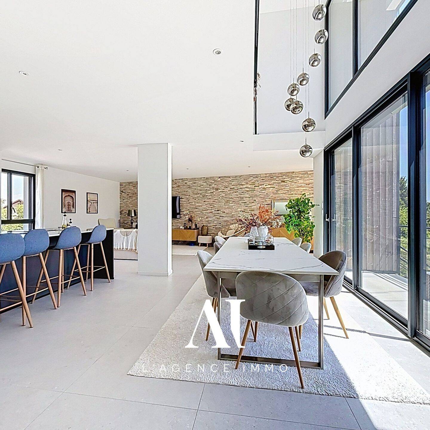 Maison 5 pièces 196 m² · à Divonne-les-Bains · 196 m² · 995 000 €