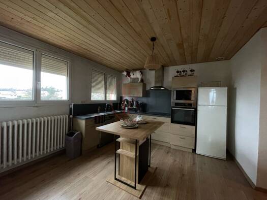 Appartement à vendre 159 990 € 4 pièces 3 chambres 70 m² Étage 3/3 Montfaucon 25660