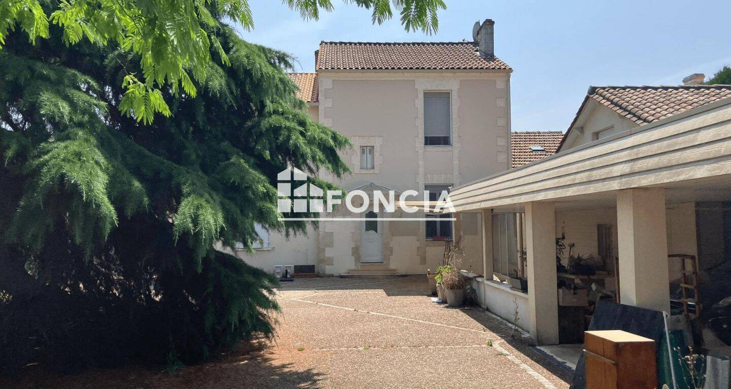 Maison 6 pièces 190 m² · à Saint-Yrieix-sur-Charente · 190 m² · 259 000 €
