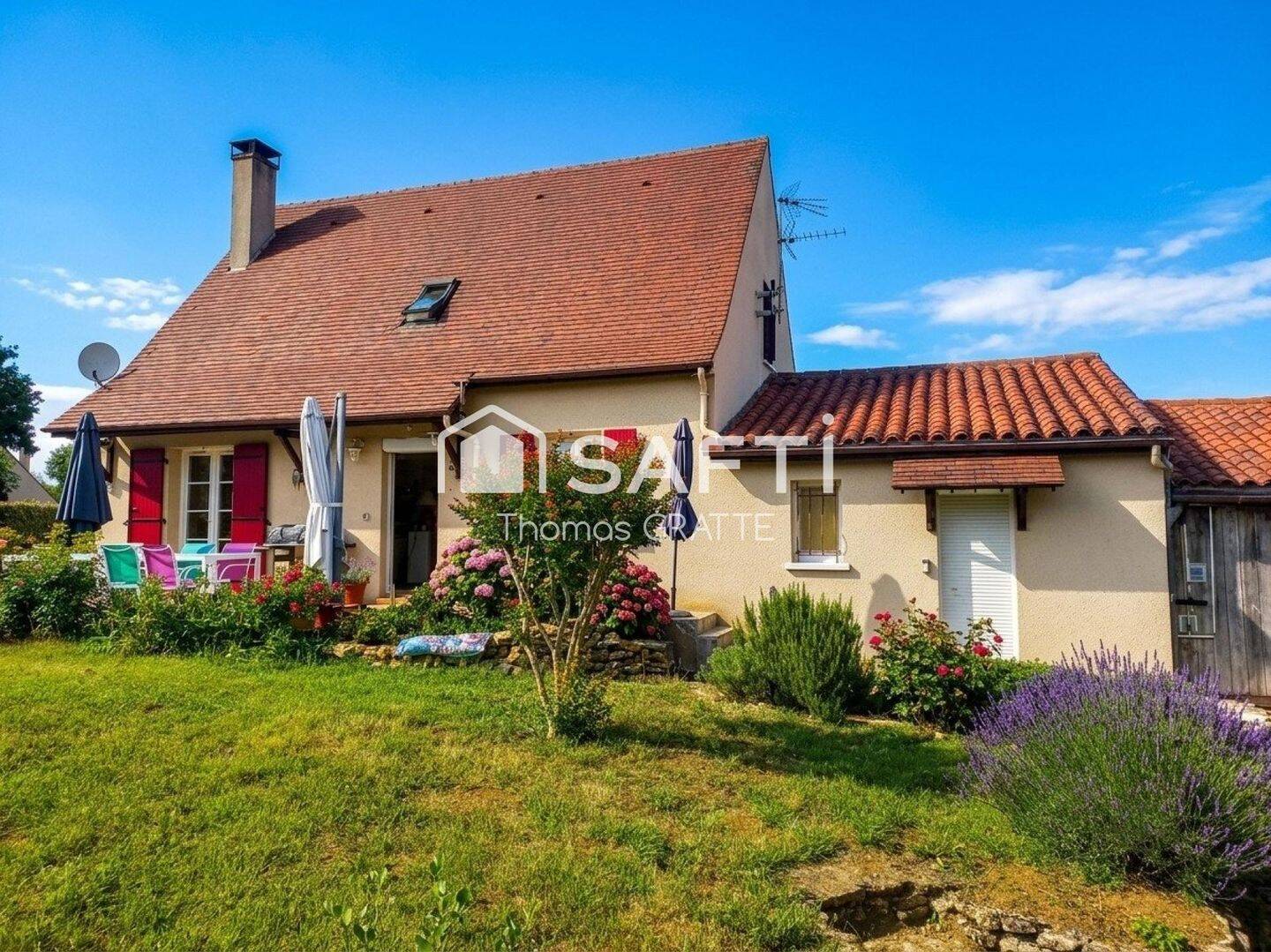 Maison 6 pièces 126 m² · à Salignac-Eyvigues · 126 m² · 243 500 €