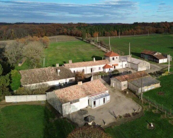 Maison 12 pièces 271 m² · à Saint-Sernin · 271 m² · 350 000 €