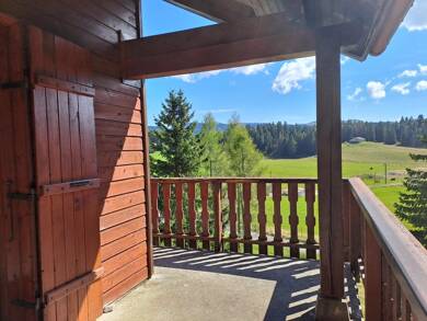Chalet à vendre 280 000 € 2 pièces 1 chambre 91 m² 1 235 m² de terrain Lajoux 39310