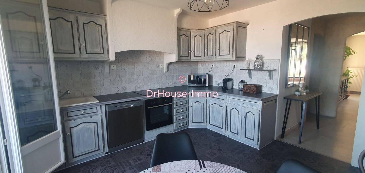 Appartement 4 pièces 96 m² · à Châteauneuf-les-Martigues · 96 m² · 240 000 €