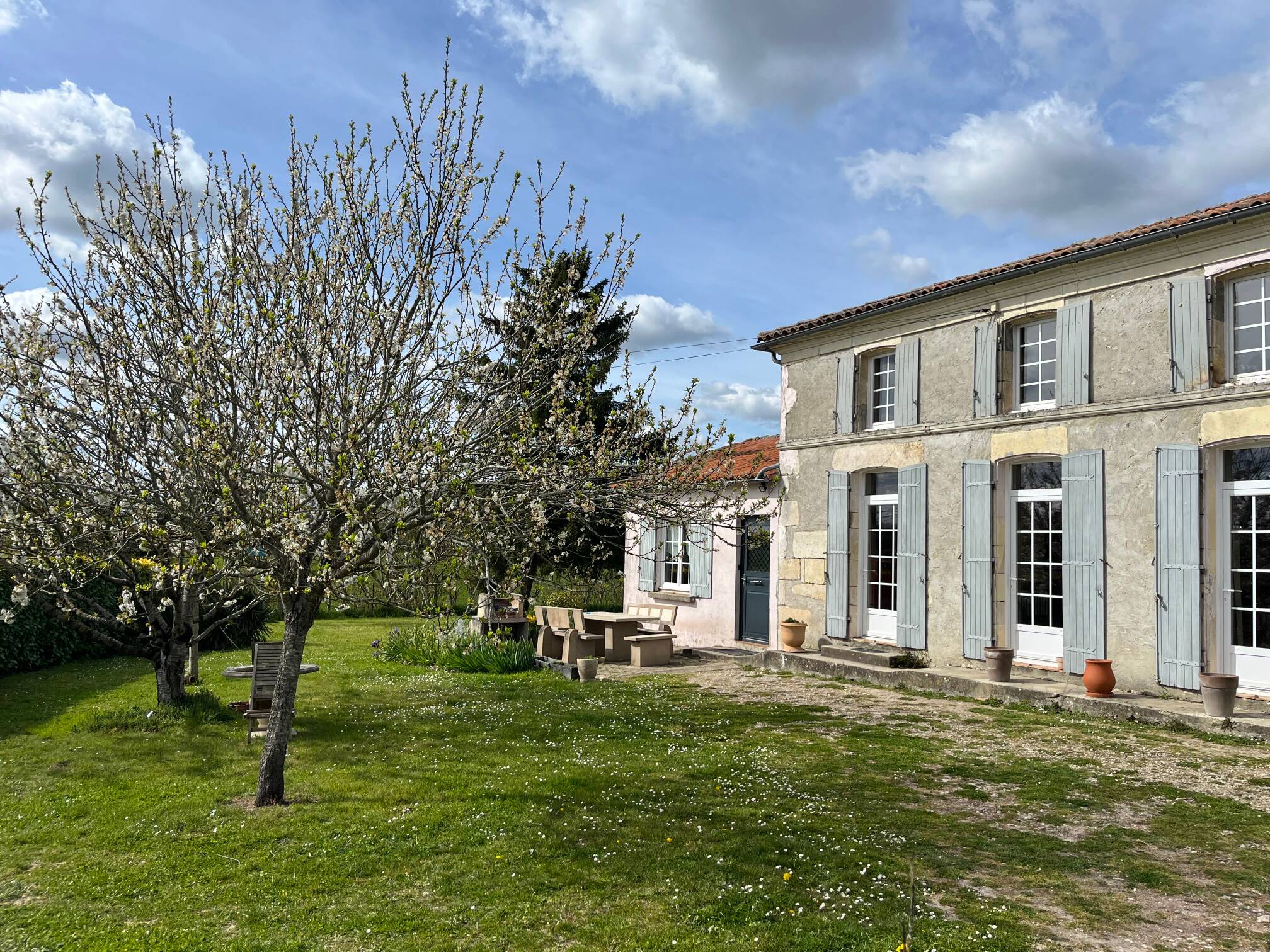 Maison 6 pièces 145 m² · aux Églises-d'Argenteuil · 145 m² · 195 000 €
