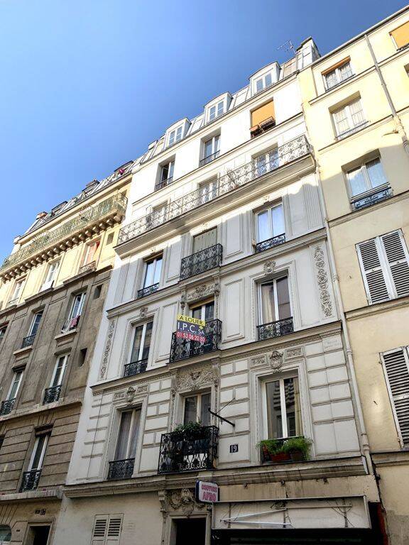 Appartement 2 pièces 32 m² · à Paris 17ème Arrondissement · 32 m² · 1 060 €